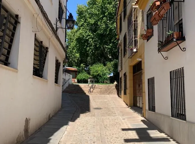 A Estrenar A Un Minuto Del Alcazar *