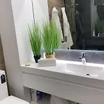 Apartment A Estrenar A Un Minuto Del Alcazar *